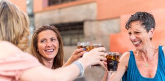 Menő rövid frizurák, tépett rövid frizurák 50 felett – 2022 a pixie éve