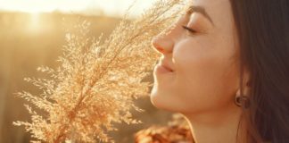 Fedezd fel a Greens of Daisy natúrkozmetikumokat! nő a természetben