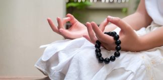 Obszidián karkötő: Jelentése, tulajdonságai és viselési tippek obszidián