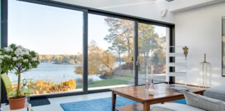 Tolóajtó a hátsó kertre tolóajtó a nappalin