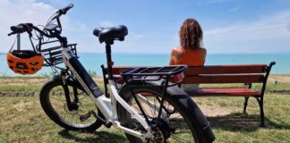 Nincs több átizzadt ing és erőnlét-para: az ebike megoldja a hagyományos bringázás összes gondját kerékpárral a hegyen