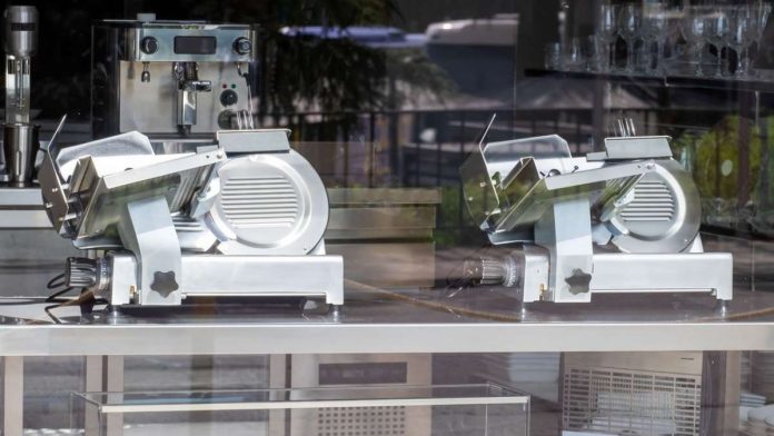 Hogyan segíthetnek az ipari szeletelő gépek és dagasztógépek