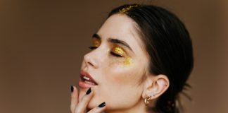 A legújabb sminktrendek: Hogyan készítsd el a tökéletes nappali és esti sminket? modern smink