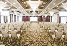 Kényelmes és multifunkcionális ülőalkalmatosságok a modern konferenciákon székek